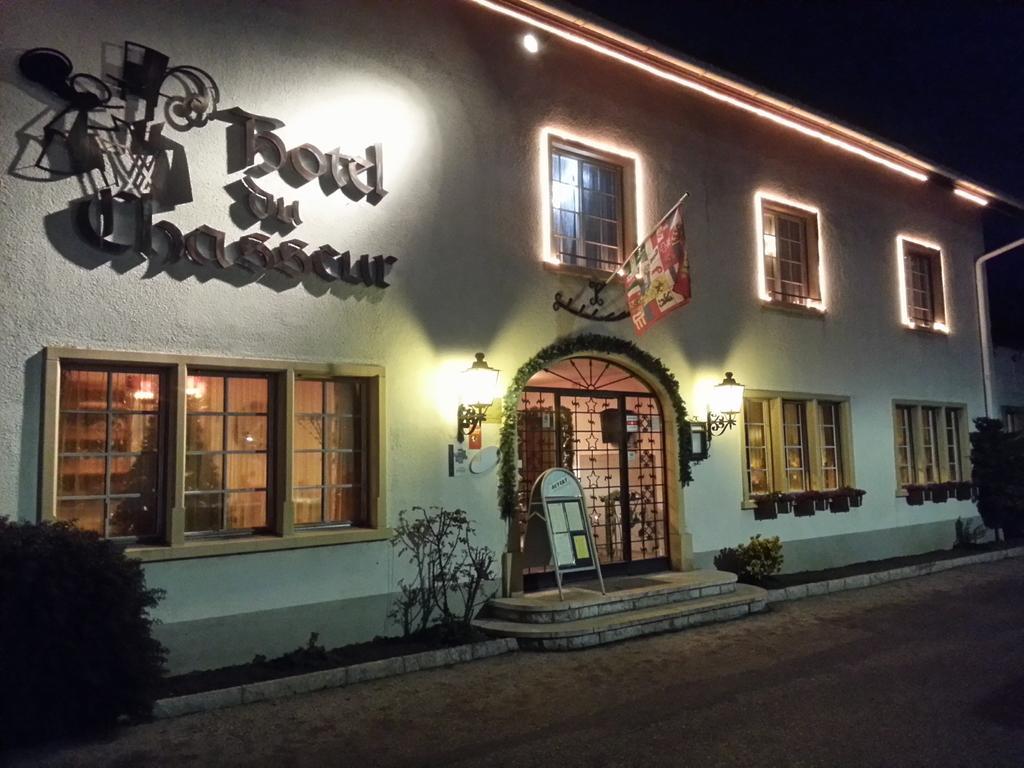 Hotel Du Chasseur Enges Exterior foto